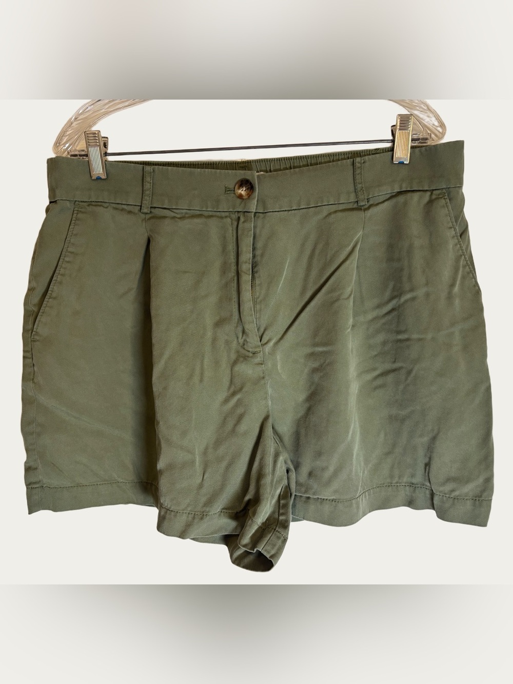 LOFT Olive Green Pleated Front Women’s Shorts x Size 14 Comfort Waist